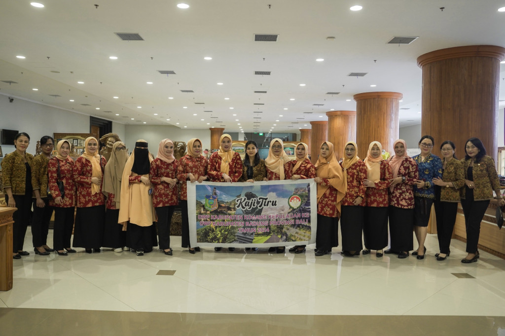 Plt. Ketua DWP Kabupaten Badung Terima Kunjungan DWP Kabupaten Konawe Kepulauan